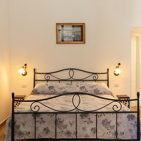B&B Palazzo Sersale Napoli Exteriör bild