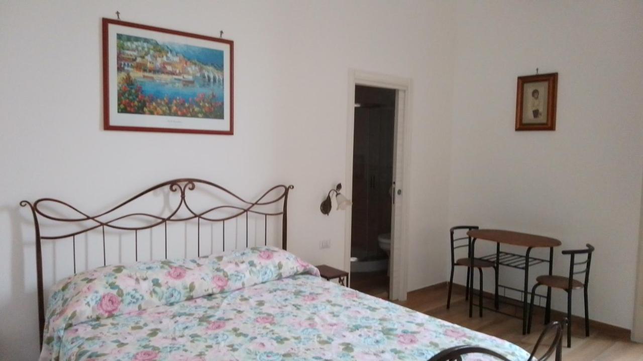 B&B Palazzo Sersale Napoli Exteriör bild