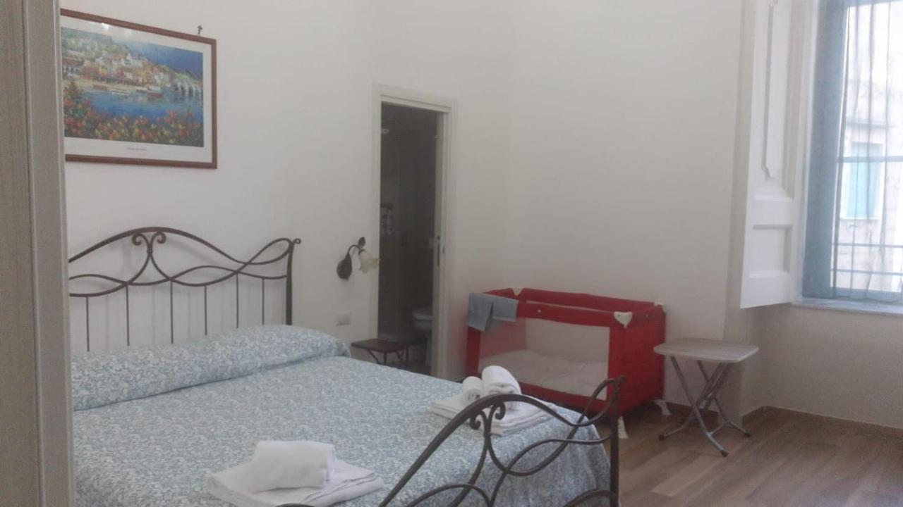 B&B Palazzo Sersale Napoli Exteriör bild