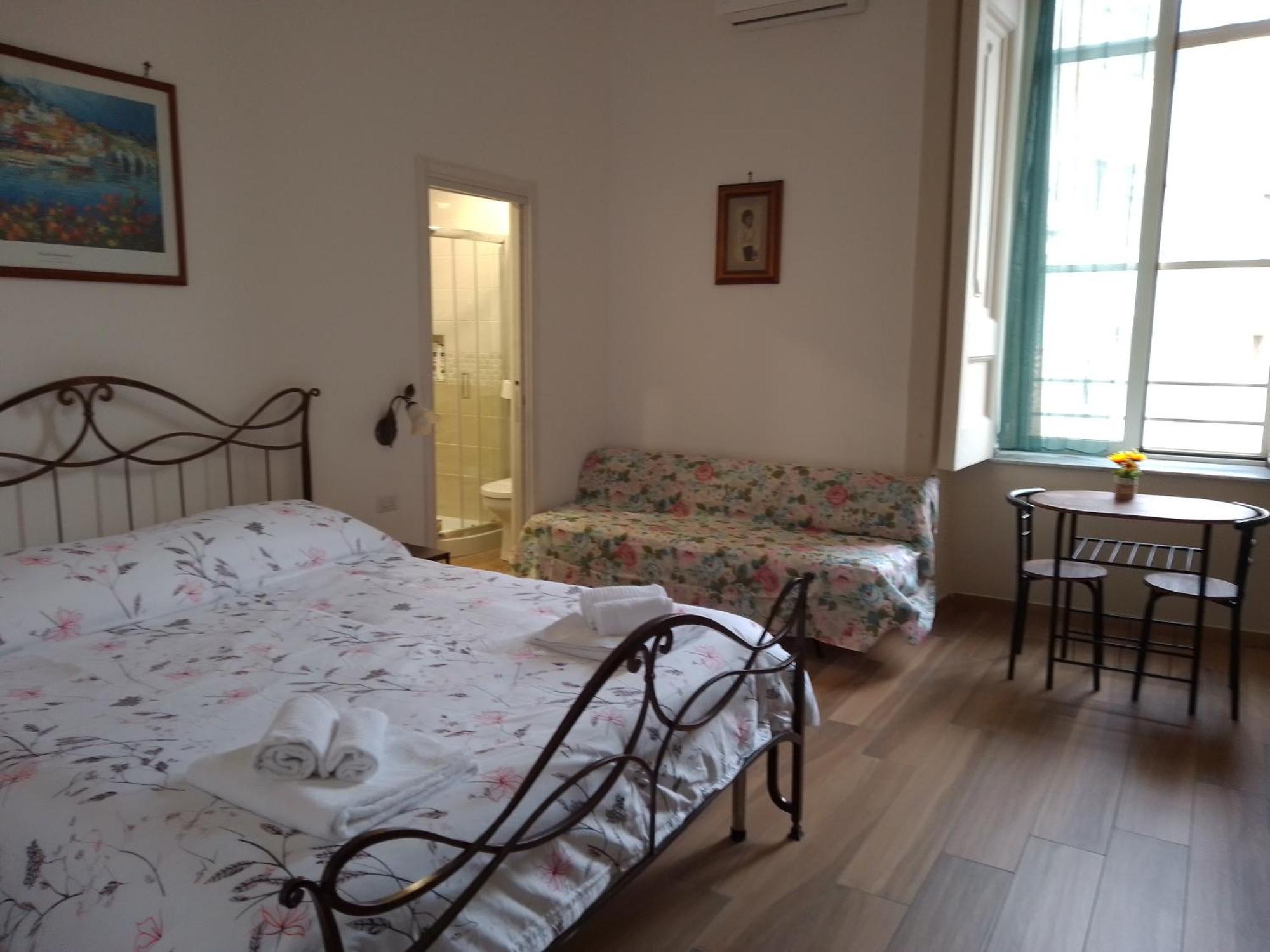 B&B Palazzo Sersale Napoli Exteriör bild