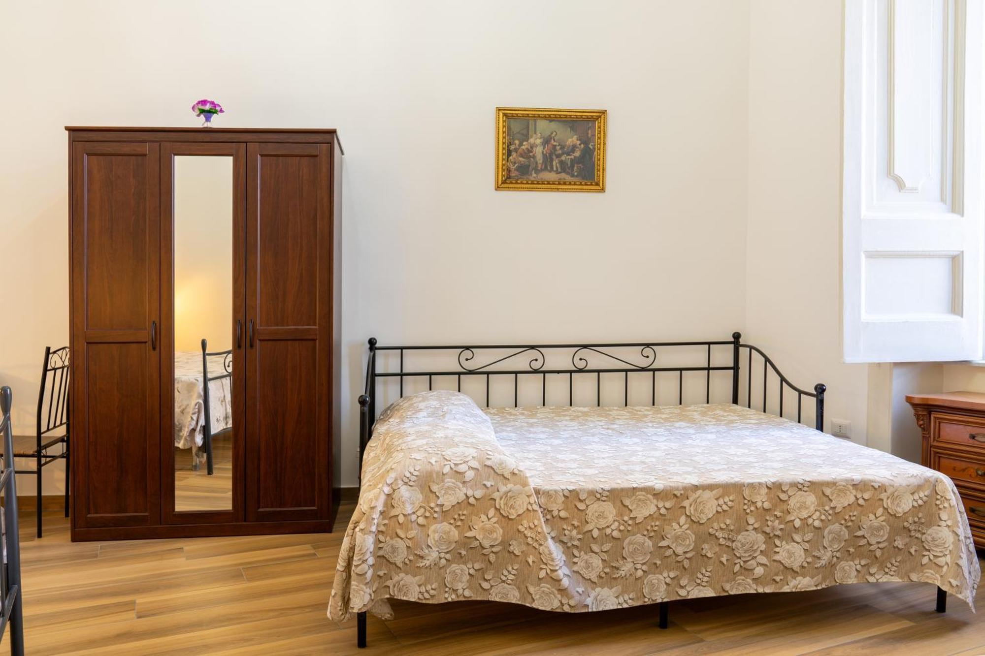 B&B Palazzo Sersale Napoli Exteriör bild