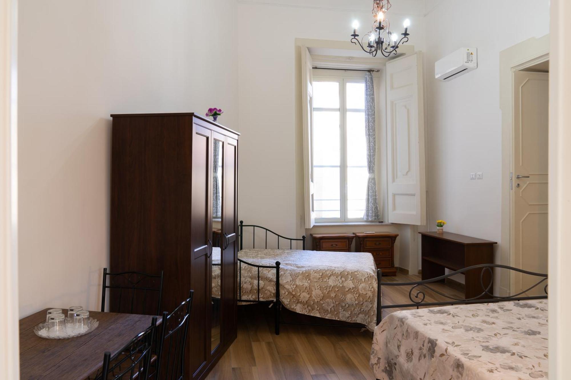 B&B Palazzo Sersale Napoli Exteriör bild