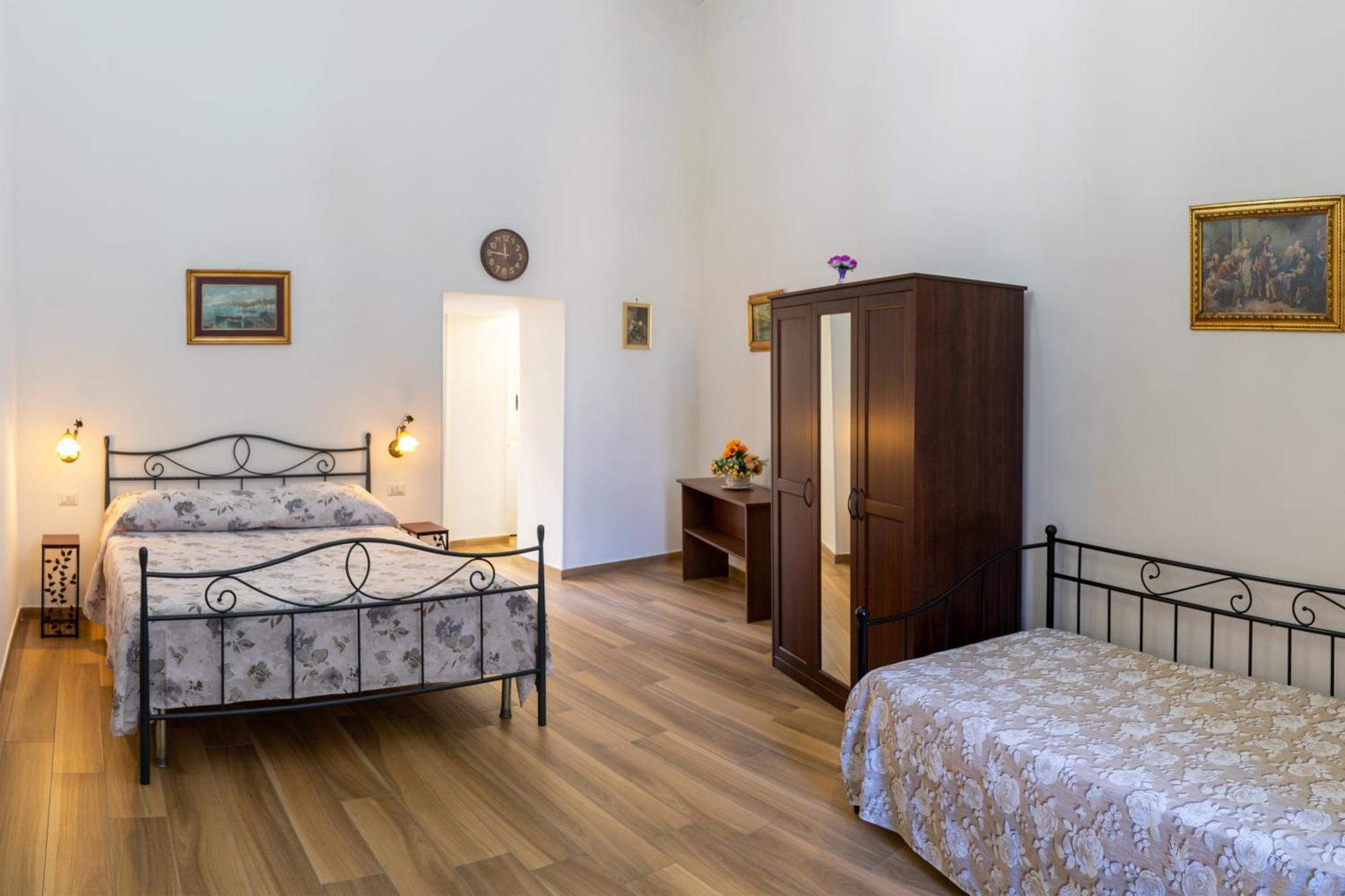B&B Palazzo Sersale Napoli Exteriör bild